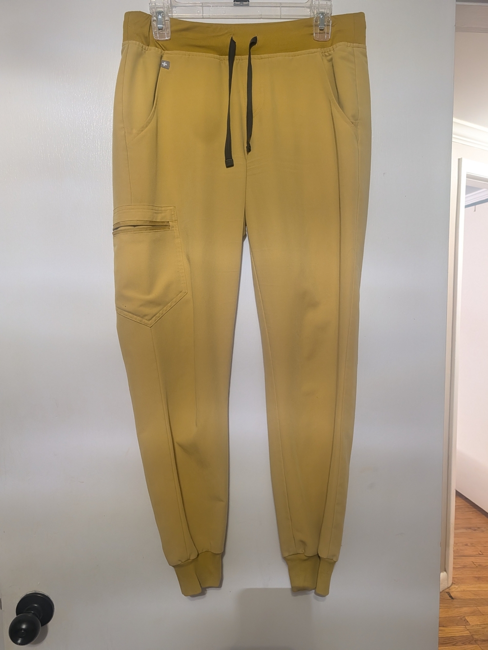 Figs Zamora Joggers - Golden